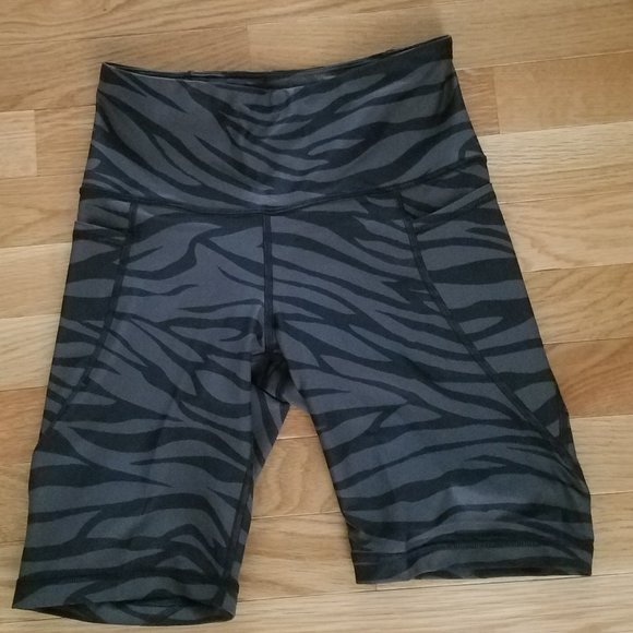 Old Navy Pants - Old Navy High Waist PowerSoft Bike Shorts Side Pockets - Black Zebra - S